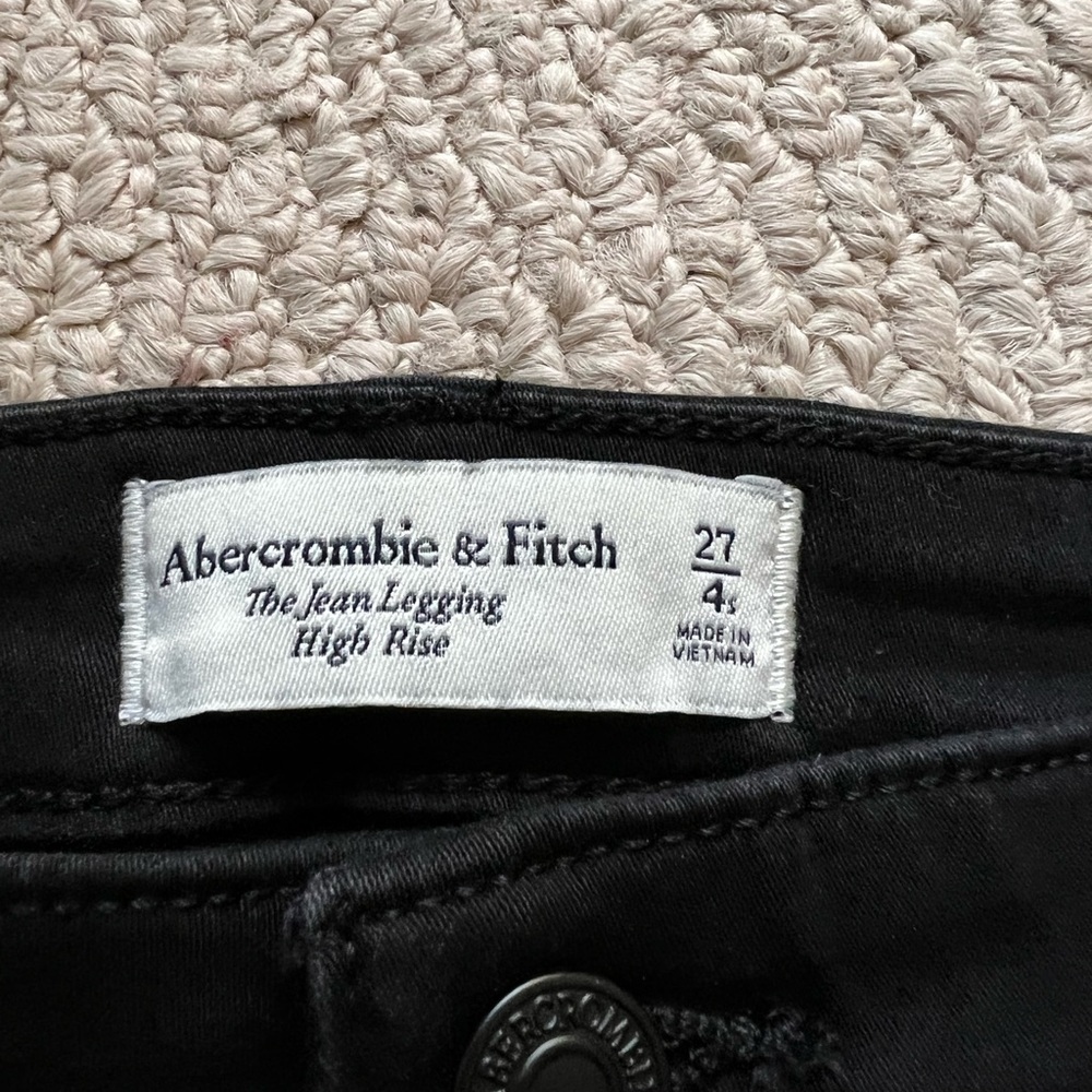 Jeans - Picture 3 of 4